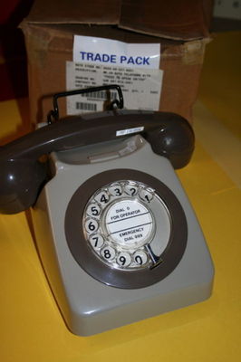 COLLECTORS VINTAGE DIAL PHONE - SPECIAL FOR ROYAL NAVY NEW UNUSED ab2b1