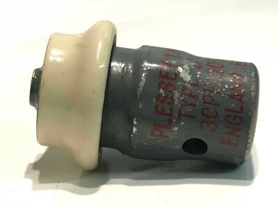 30PF 10KV VINTAGE PLESSEY RF RADIO TRANSMITTER DOOR KNOB CAPACITOR bsa4db