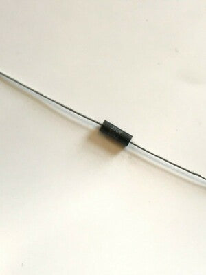 UNION CARBIDE VINTAGE MULTI LAYER CERAMIC AXIAL CAP .1uF 100nF 50V 10% fcb16.34