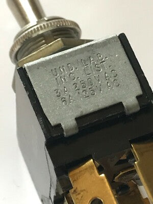 COLE HERSEE CH HEAVY DUTY TOGGLE SWITCH 55018BX DPDT 3A 250V SPADE TERM fd7m79