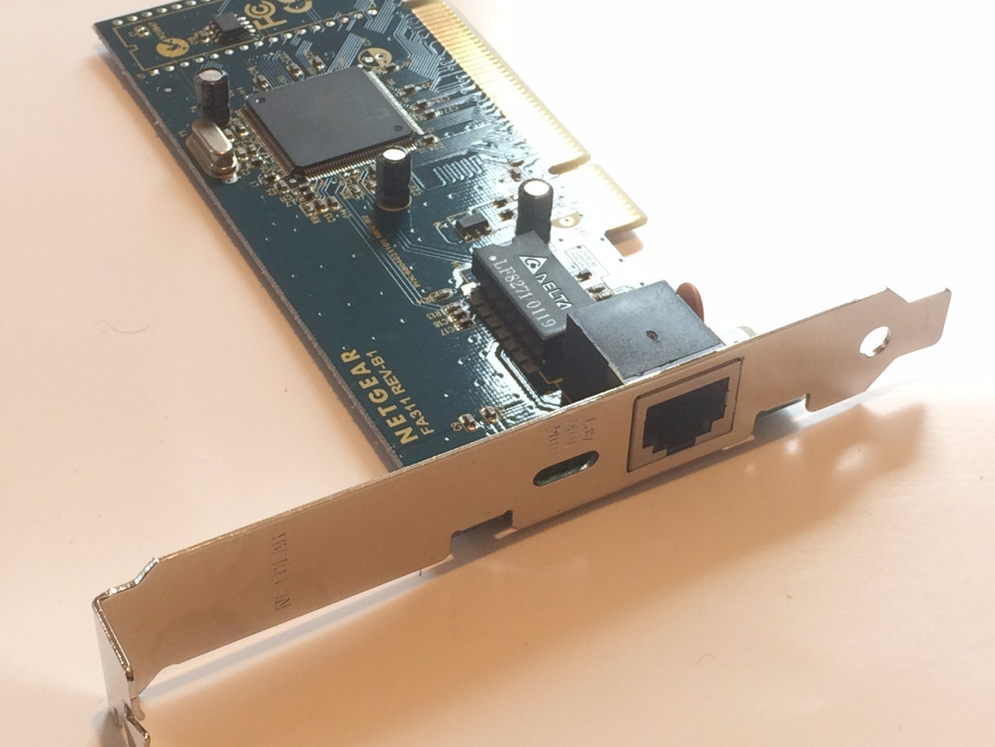 NETGEAR FA311 REV-B1 10/100 PCI NETWORK CARD ad2v15