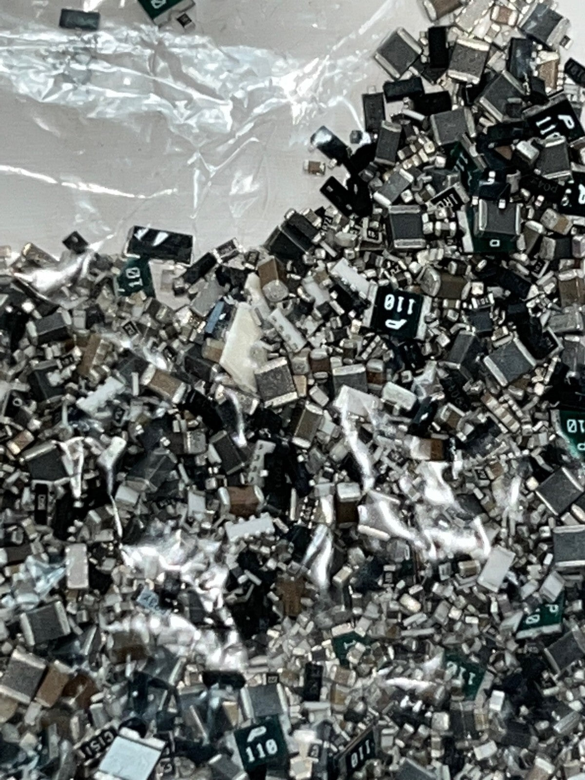 BAG 75g OF CAPACITORS, SEMICONDUCTORS SCRAP PRECIOUS METAL RECLAIM fd2k23