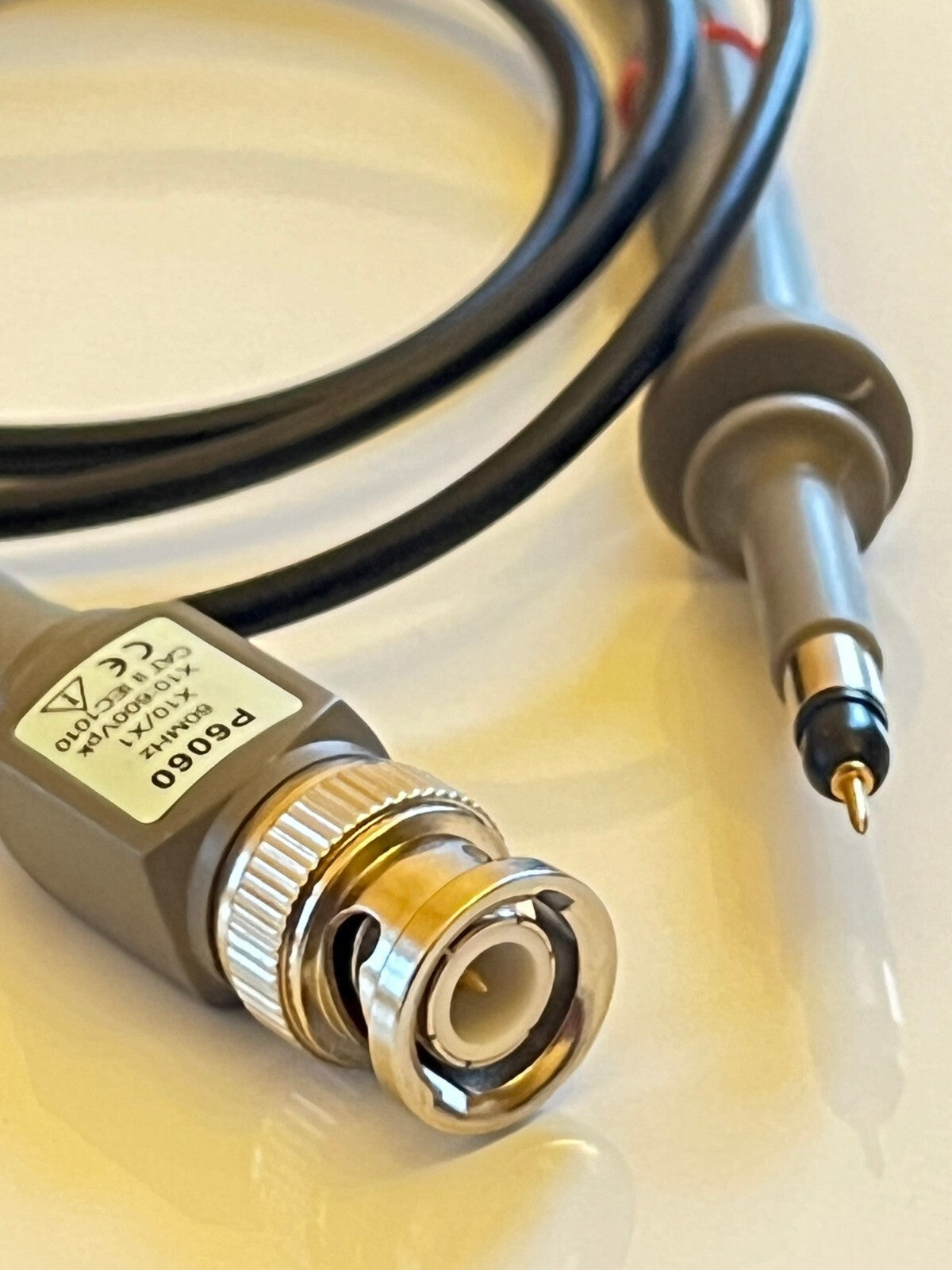TEKTRONIX P6060 PASSIVE SCOPE PROBE 60MHz X1 X10 WITH 1M CABLE AE1W99