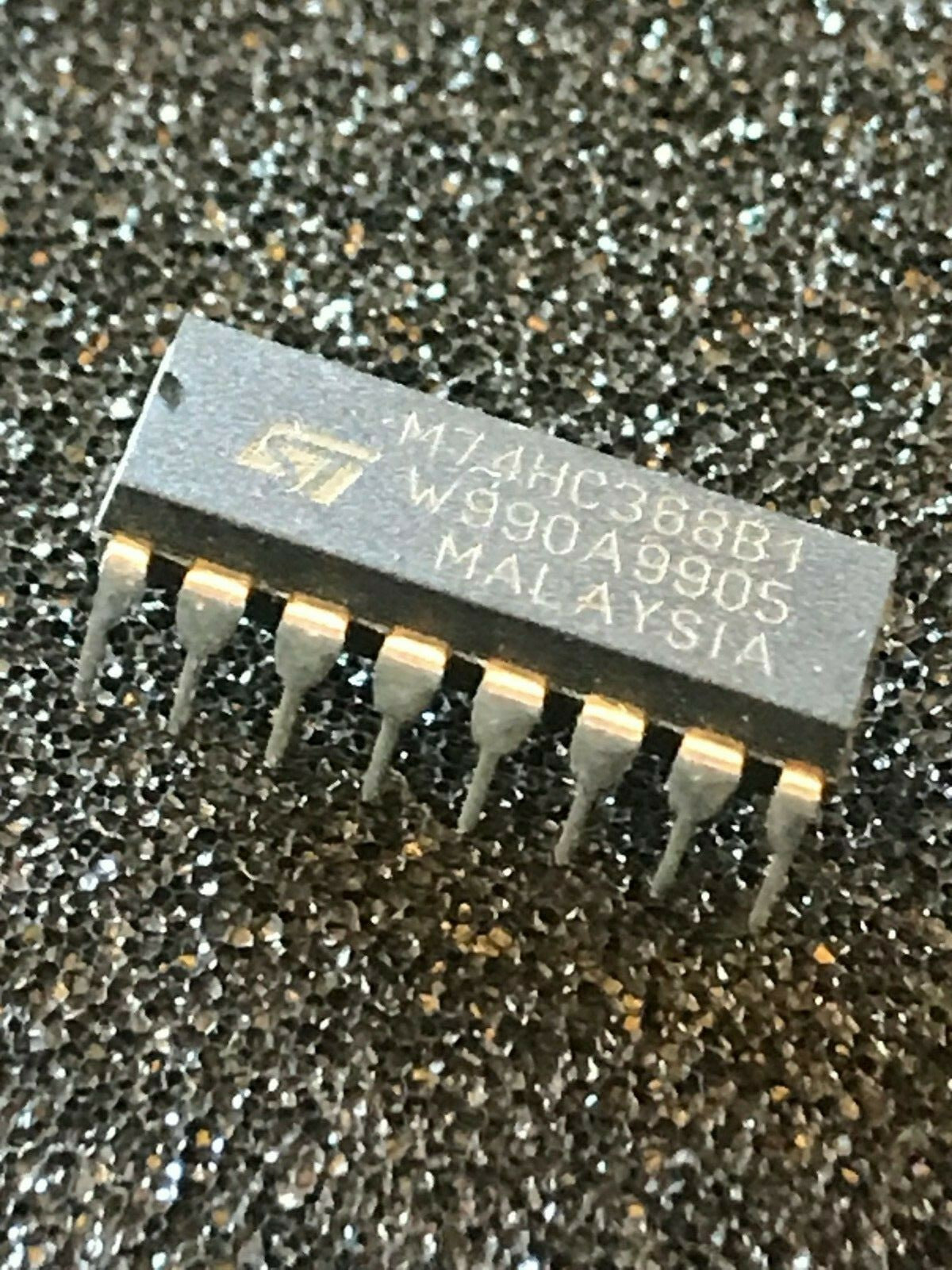 M74HC368B1 ORIGINAL ST HEX BUFFER CHIP UK STOCK x1 fcb16.83