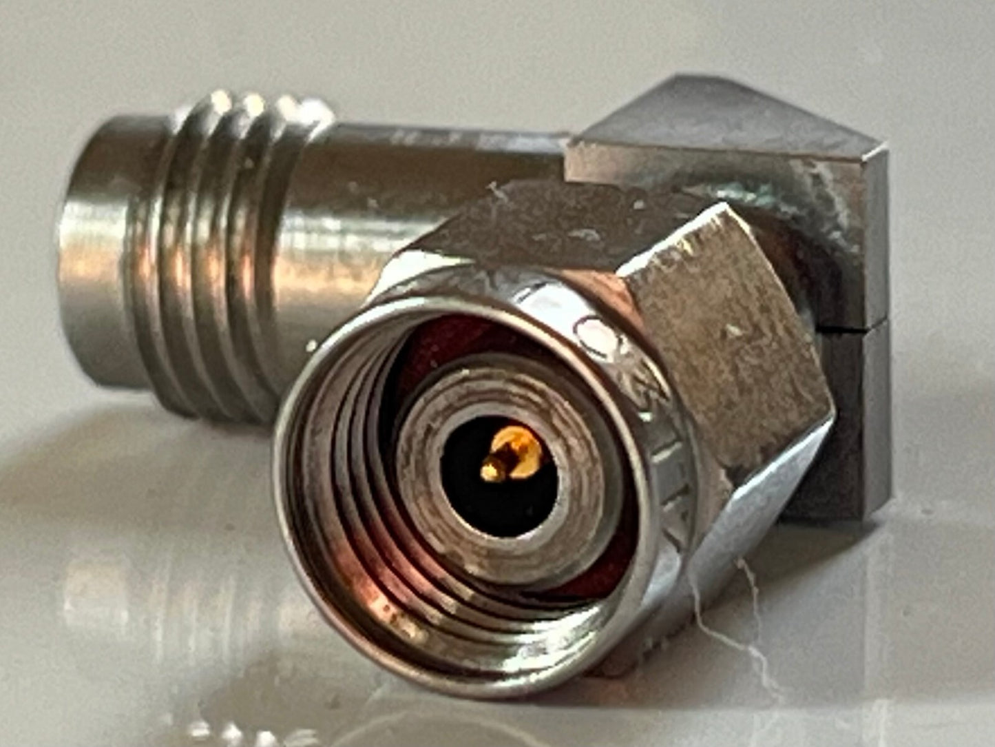 SPECTRUM 1.85MM MALE - 1.85MM FEMALE RF 67GHZ RIGHT ANGLE ADAPTER AE1W83