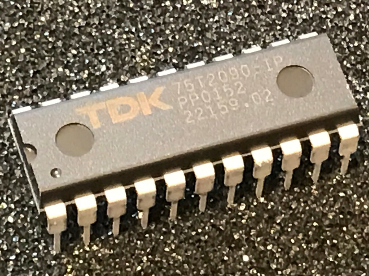 ORIGINAL TDK 75T2090-1P 22 PIN DIL CHIP DTMF RECEIVER UK STOCK x1 fcb27.56