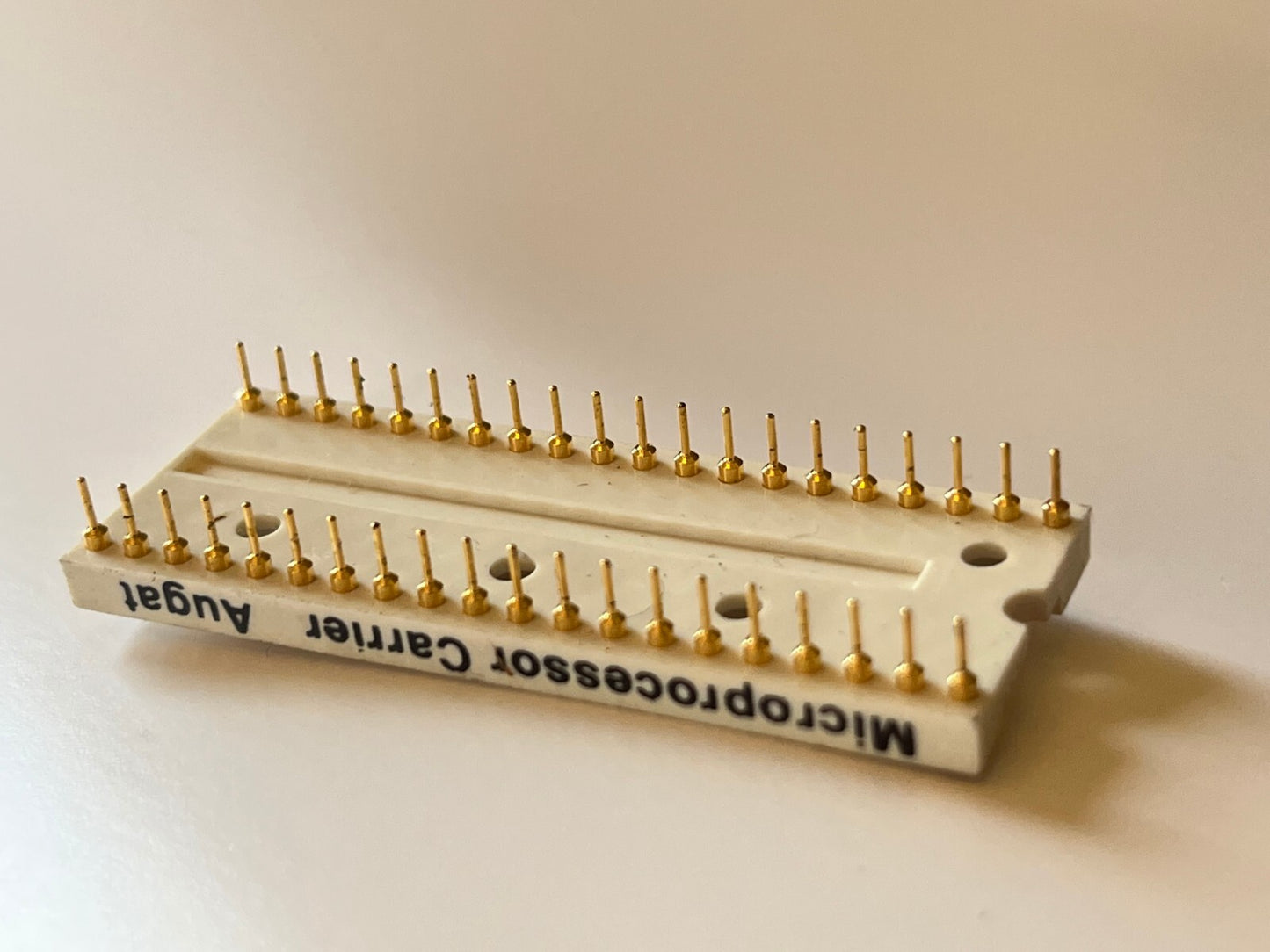 AUGAT 40 TURNED PIN PREMIUM QUALITY GOLD PLATED DIL IC SOCKET (x1) fba39.15