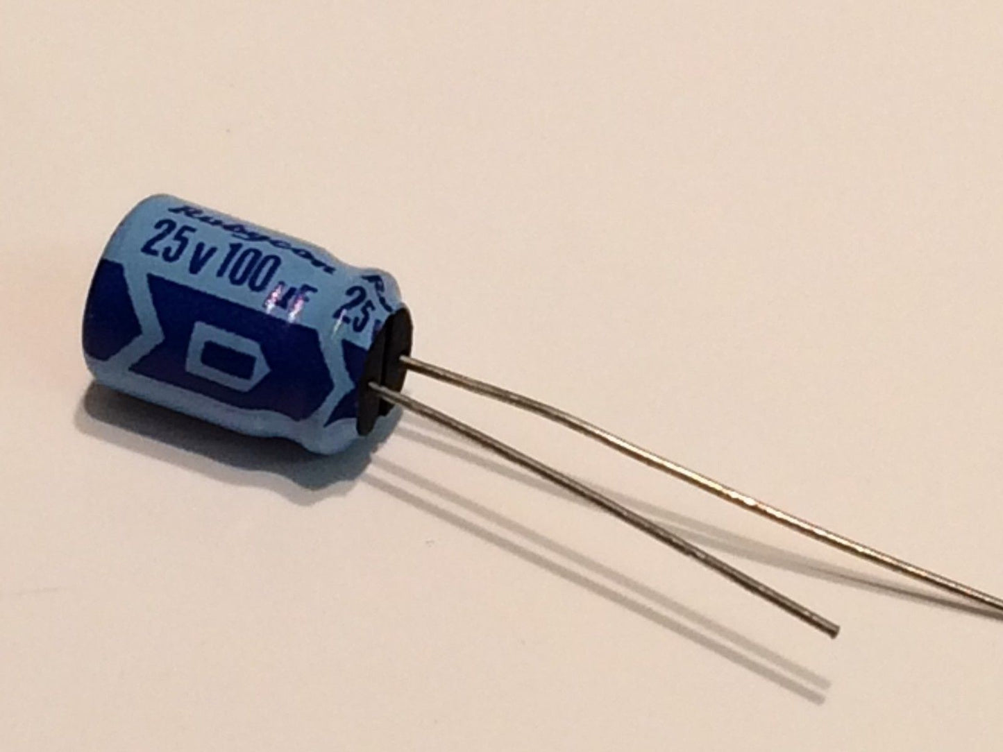 100UF 25V RUBYCON TWSS RADIAL ELECTROLYTIC MILITARY SPEC CAPACITOR fd6k7
