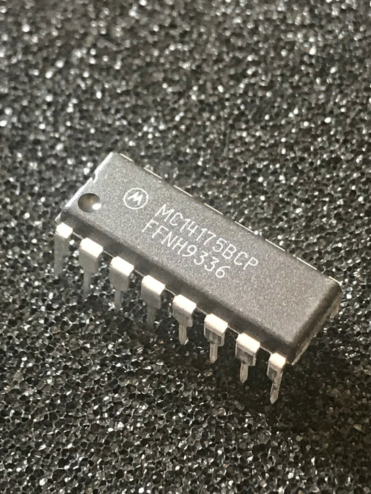 ORIGINAL MOTOROLA MC14175BCP 16 PIN DIL FLIP FLOP CHIP UK STOCK x1 fcb27.43