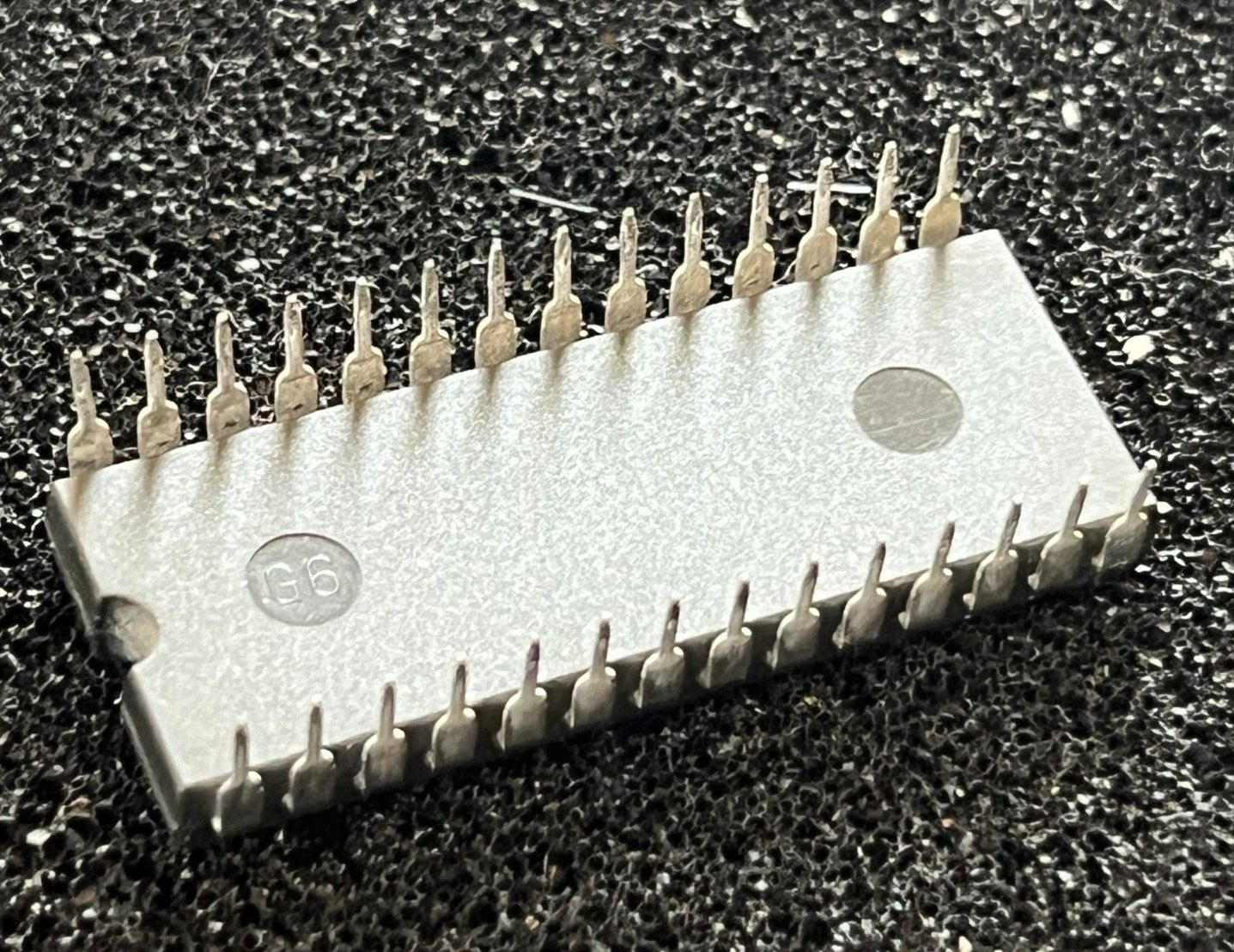 TC5565PL-15 TOSHIBA 8K X 8 SRAM MEMORY IC UK STOCK (x1) fcb20.11