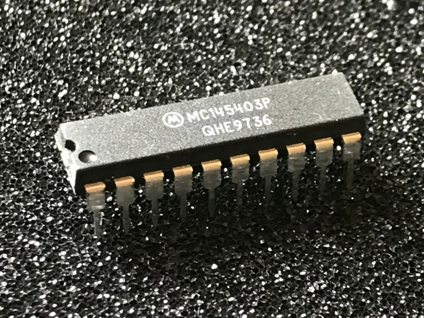 ORIGINAL MOTOROLA MC145403P 20 PIN DIL DRIVER / REC CHIP UK STOCK x1 fd6d84