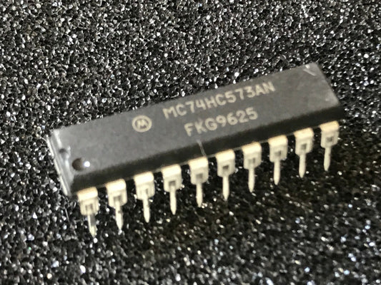 MC74HC573AN ORIGINAL MOTOROLA OCTAL LATCH CHIP UK STOCK x1 fd6d89