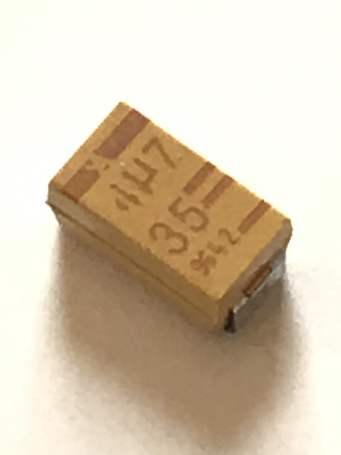 4.7UF 35V AVX SURFACE MOUNT TANTALUM CAPACITORS CASE SIZE C faa~2L