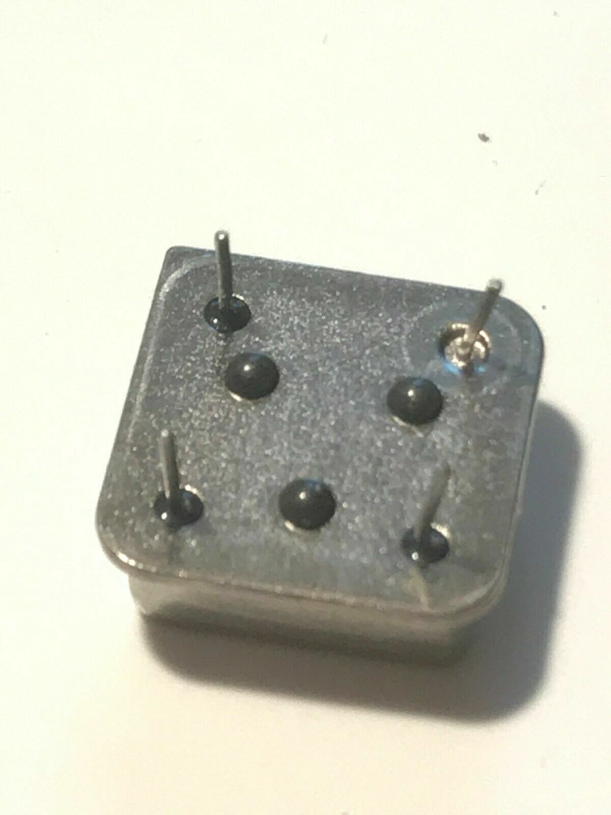 XTAL CRYSTAL OSCILLATOR 4 PIN METAL CAN 8 PIN DIL SIZE ALL FREQUENCIES faa27