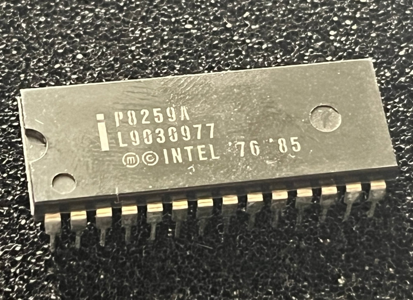 P8259A ORIGINAL INTEL PROGRAMMABLE INTERRUPT CHIP UK STOCK x1 fcb20.23