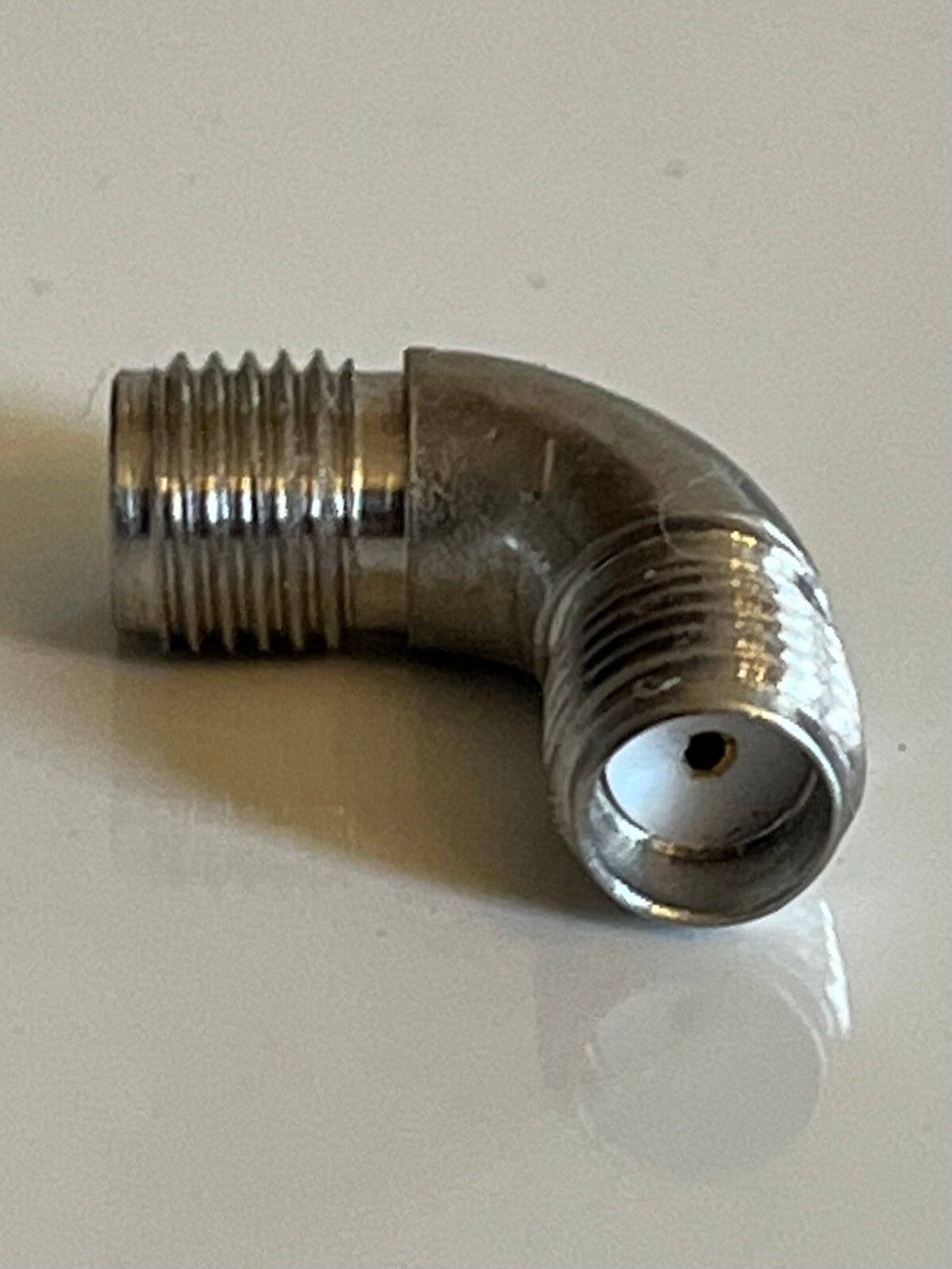 26GHz SMA FEMALE TO SMA FEMALE RIGHT ANGLE RADIUS SWEPT BEND ADAPTER ad2n37