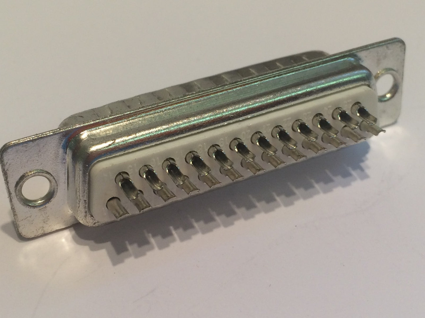 25 WAY D TYPE PLUG CONNECTOR blb191