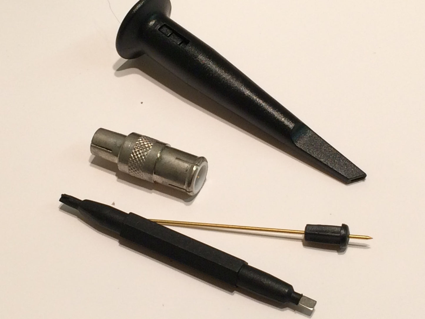 ELDITEST GE2521 250MHz GOOD QUALITY OSCILLOSCOPE PROBE x1 & x10 fd5c48