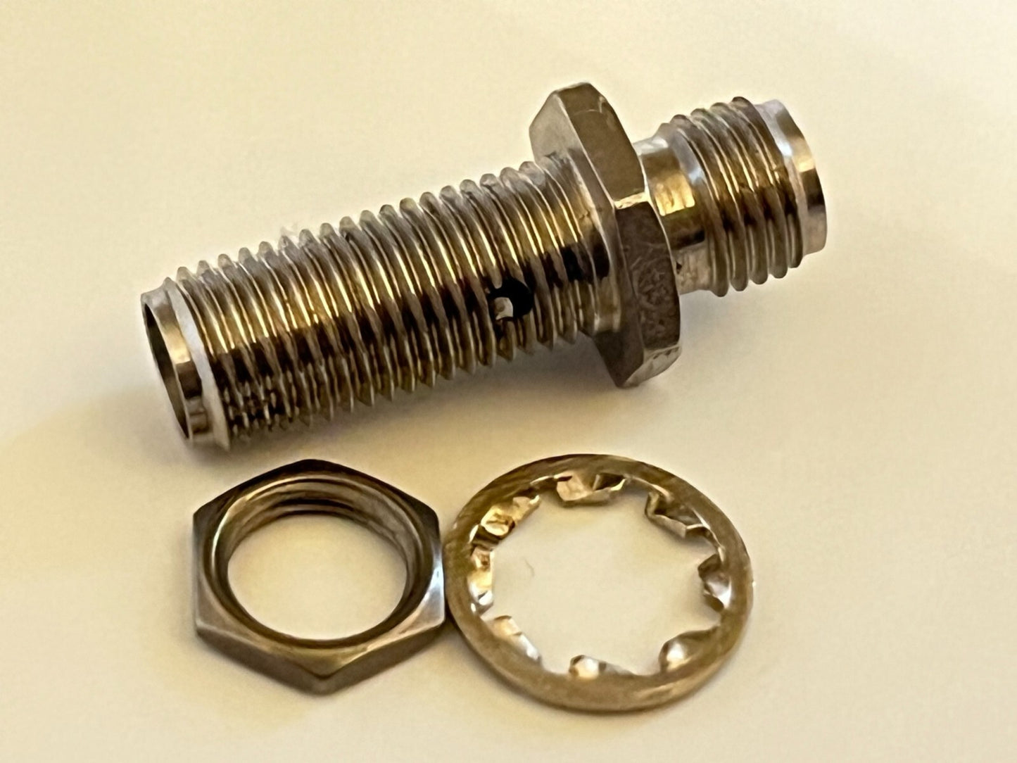 RADIALL R125720001W SMA LONG REACH FEMALE / FEMALE BULKHEAD ADAPTER fbb15a6