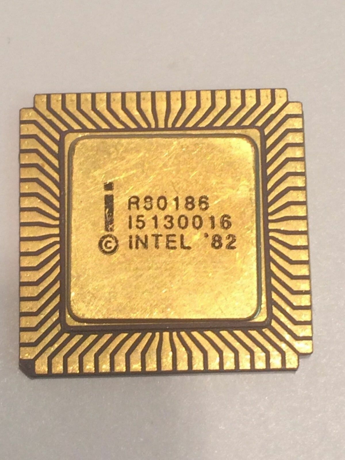 INTEL R80186 FLAT PACK GOLD CERAMIC CHIP COLLECTIBLE VINTAGE PROCESSOR fba10a61