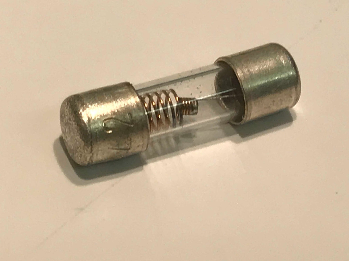 15MM GLASS 2A ANTI SURGE TIME DELAY FUSE VINTAGE BELLING-LEE (x1) bdb35B