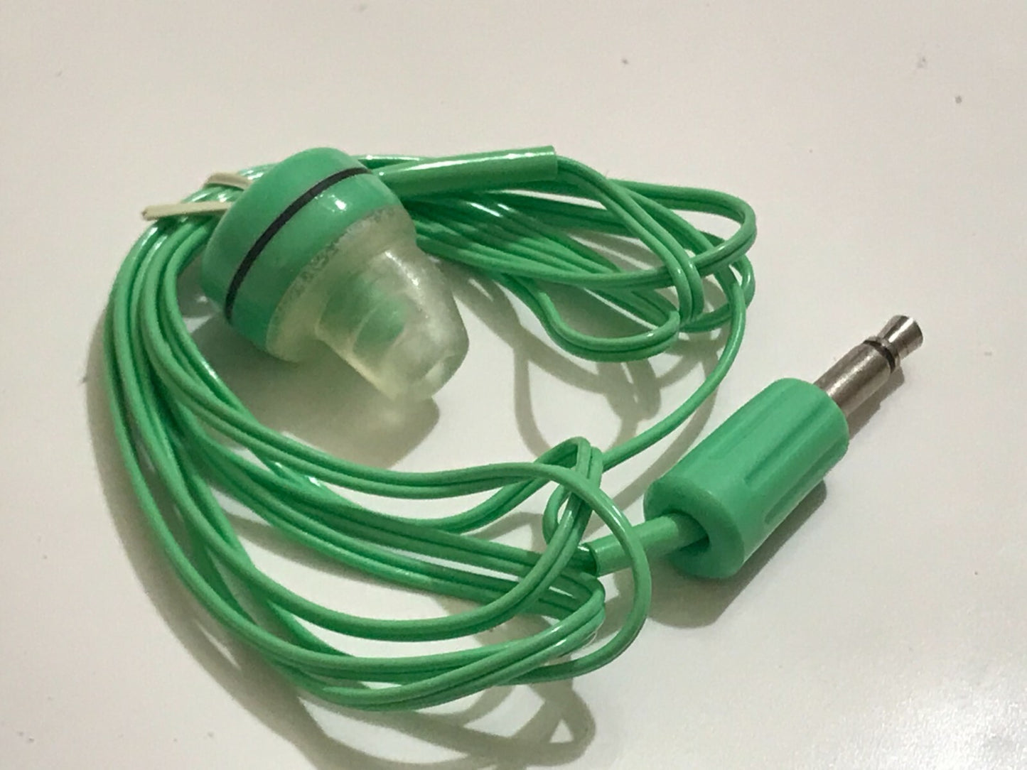 VINTAGE GROOVY TRANSISTOR RADIO MONO EARPIECE EAR PHONE MADE IN JAPAN faa16