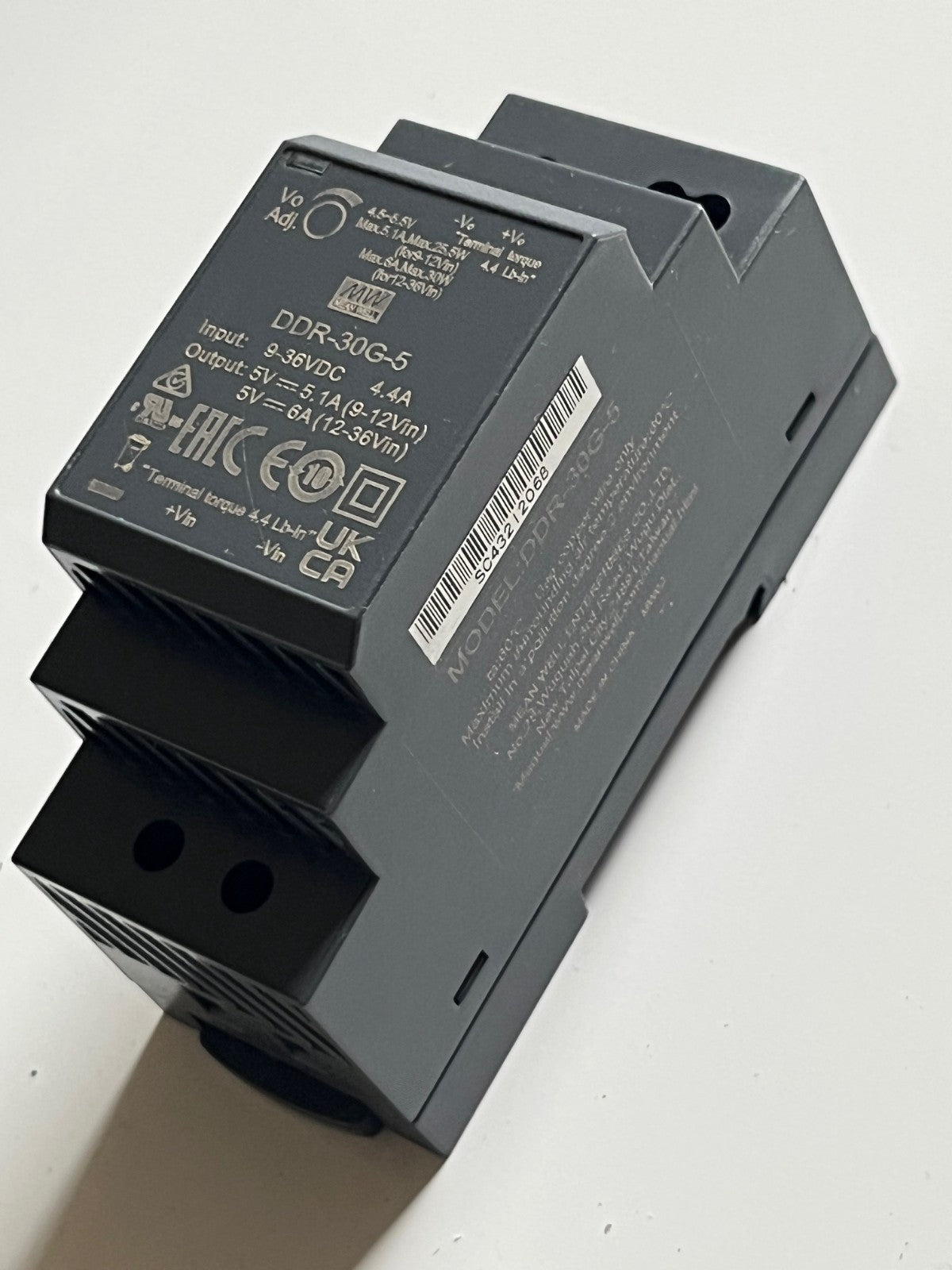 MEAN WELL DDR-30G-5 DIN RAIL MOUNT DC-DC CONVERTOR 9-36V IN 5V 6A OUT fd1d33