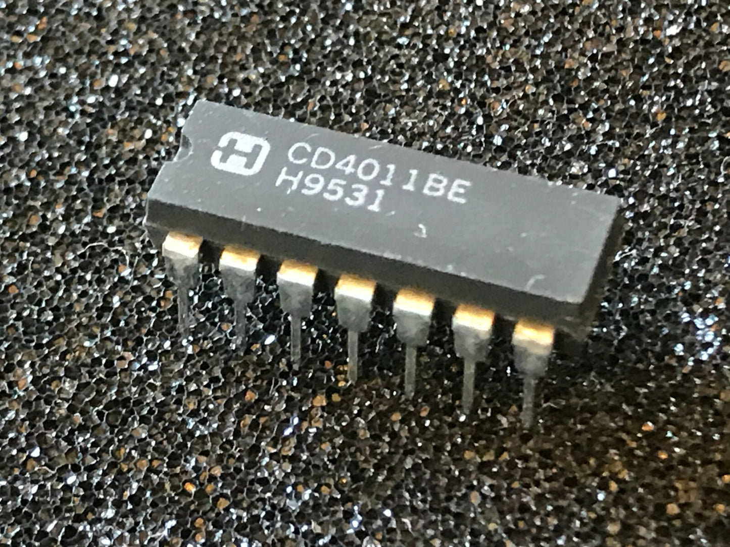 ORIGINAL HARRIS CD4011BE 14 PIN DIL 2 INPUT NAND GATE CHIP UK STOCK x1 fcb27.5
