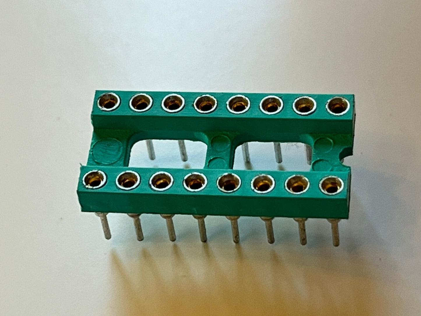 AUGAT 16 WAY PREMIUM GOLD PLATED TURNED PIN DIL IC SOCKET (x1) fba39.17