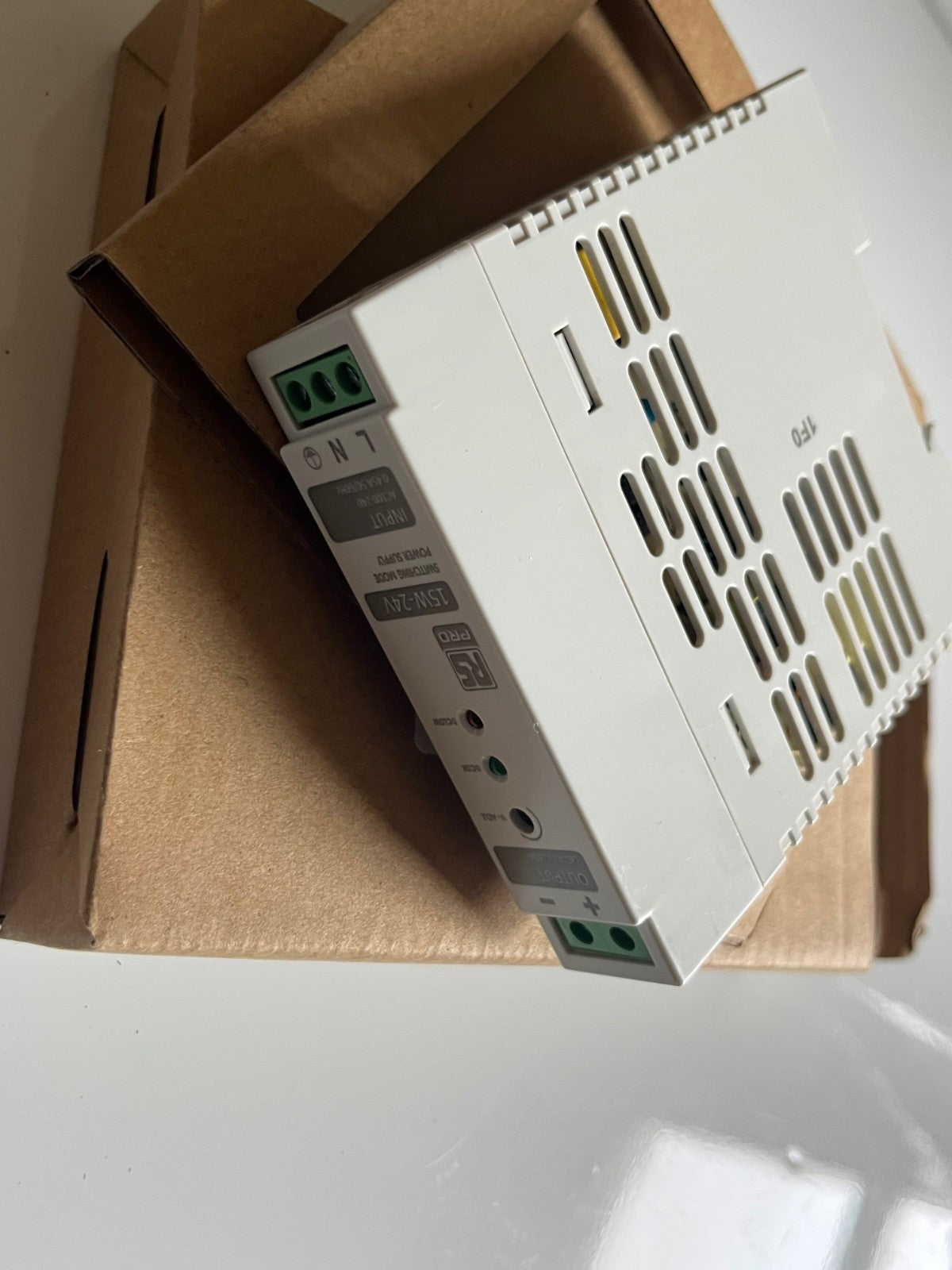 RS 136-8303 24V DC 0.65A DIN RAIL MOUNT PSU NEW IS15-24 fd1d36
