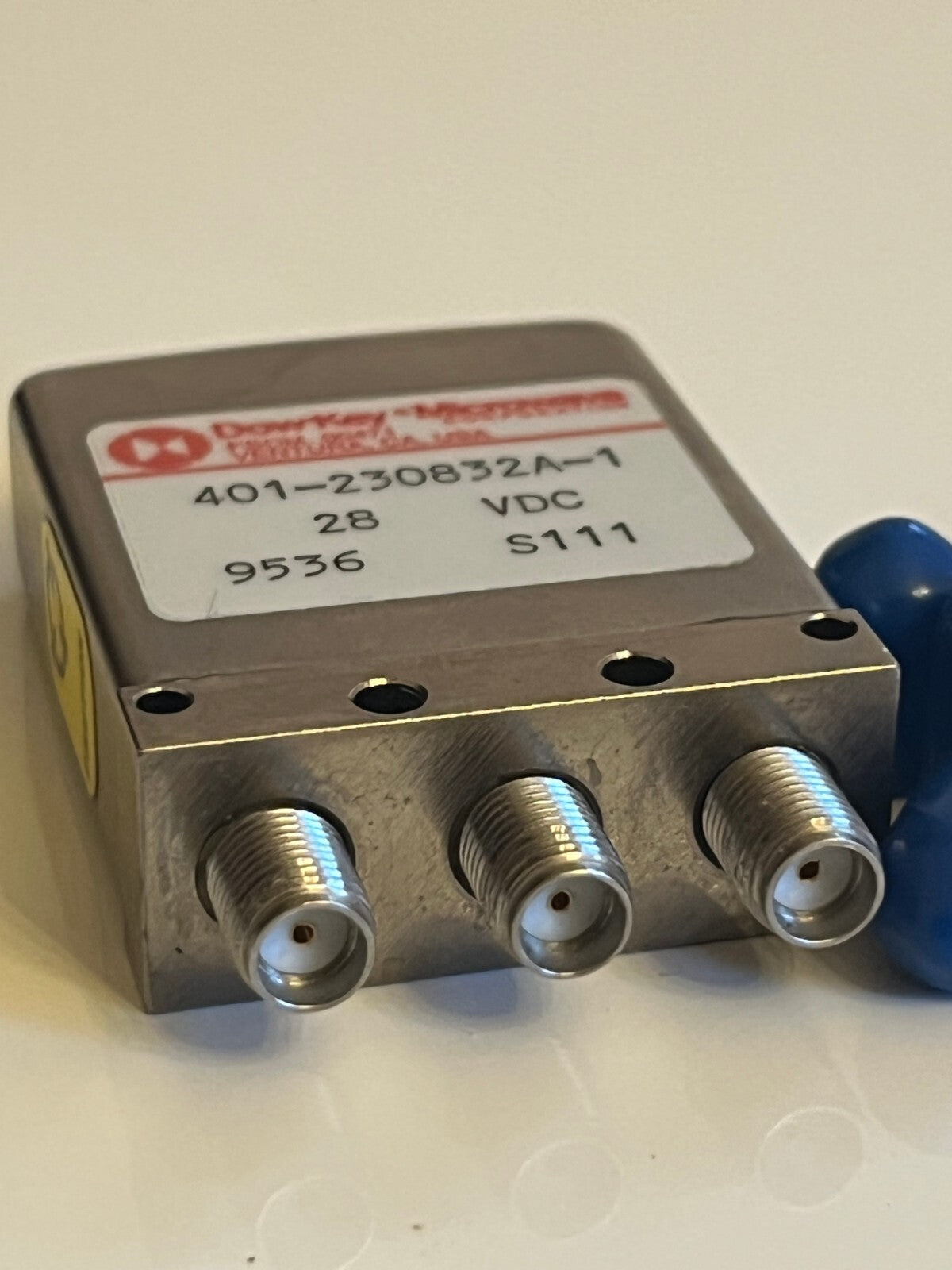 DOWKEY 401-230832A-1 RF SMA FAIL SAFE COAX SWITCH 18GHz 28Vdc SPDT AD2N31