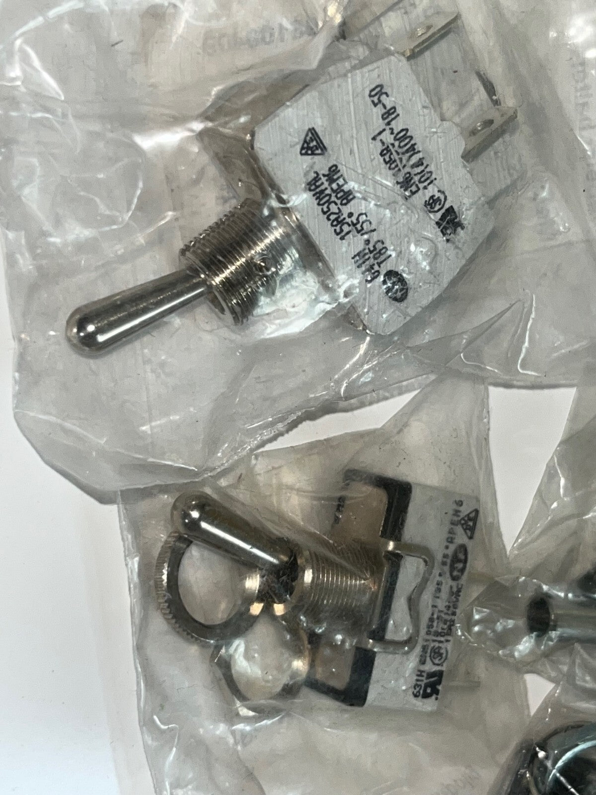 LOT OF 15 VARIOUS SWITCHES, TOGGLE, KEYSWITCH, PUSH SWITCH ETC AS PHOTOS fd2k22