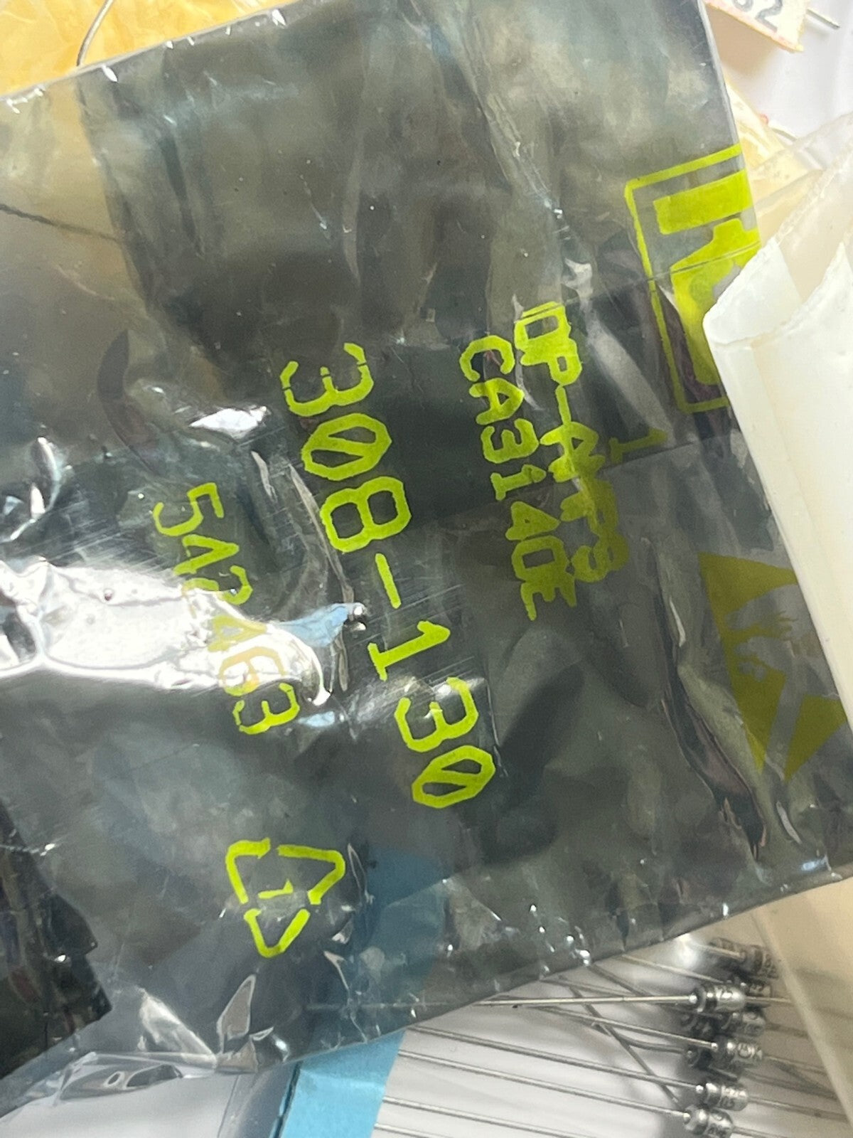 SMALL LOT OF VARIOUS NEW SEMICONDUCTORS, DIODES I.C. ETC fba39.25