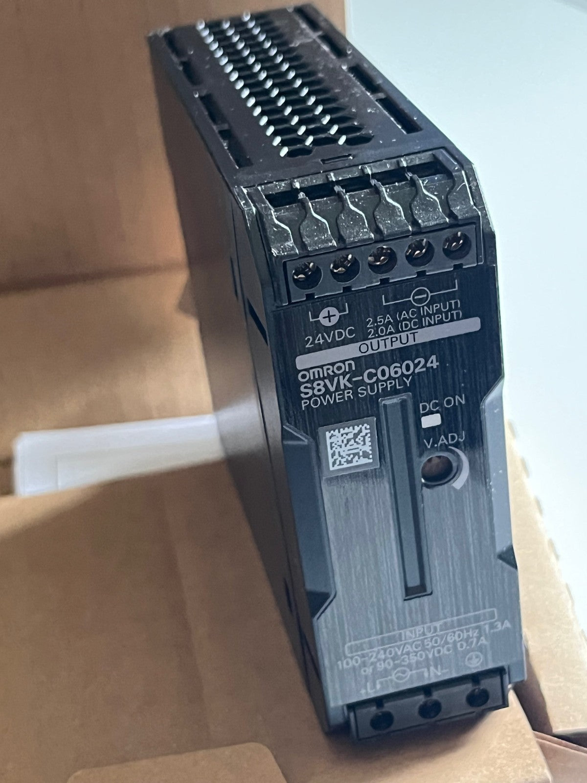 OMRON S8VK-C06024 /ED2 24V 2.5A DIN RAIL MOUNT PSU NEW fd1d31