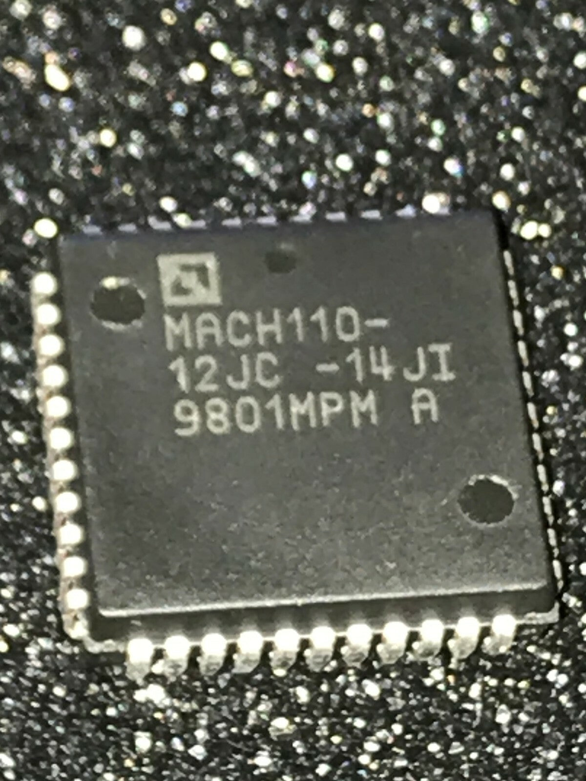 MACH110-12JC ORIGINAL AMD EE CMOS PROGRAMMABLE LOGIC UK STOCK x1 fcb17.26
