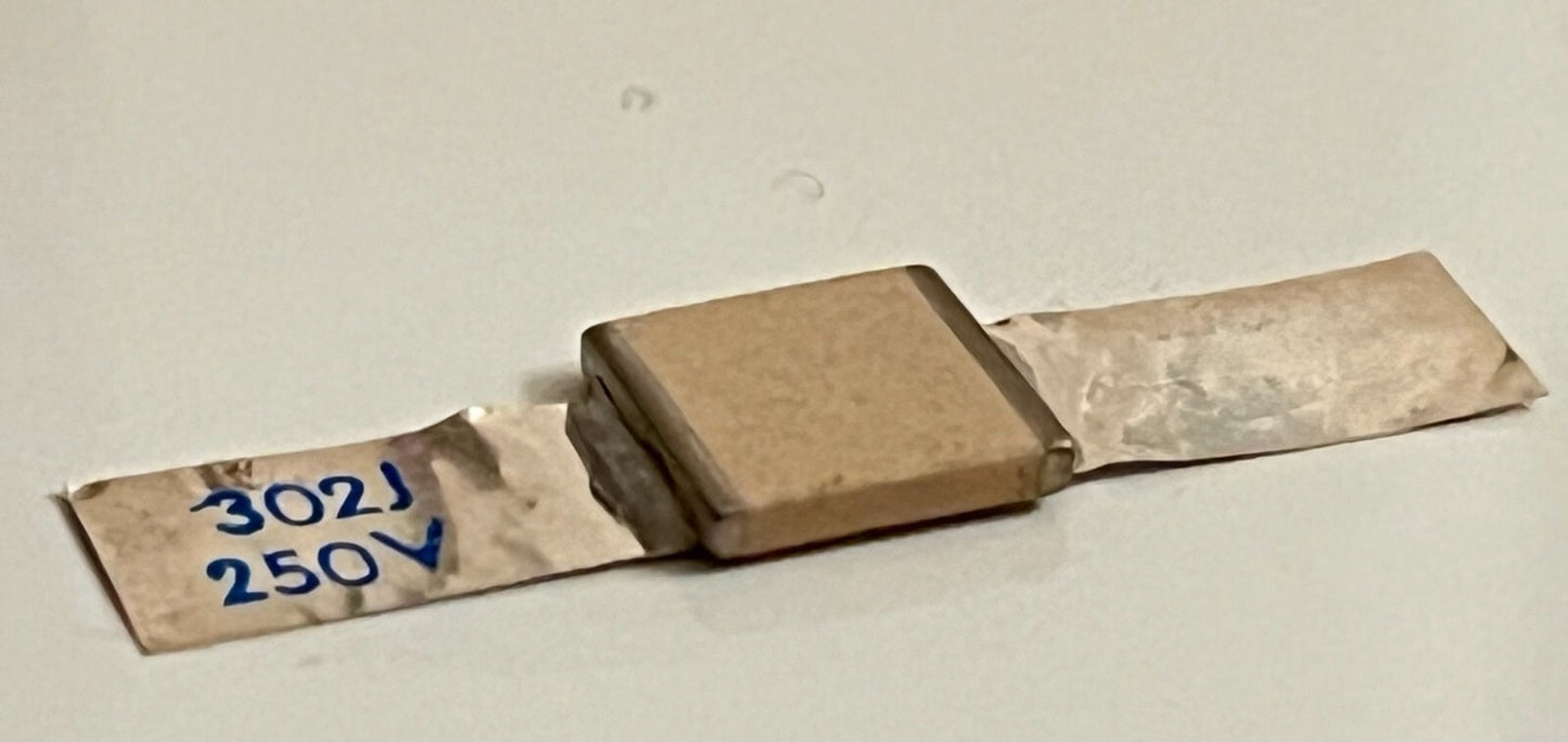 3000pF 250V 5% PORCELAIN WITH SILVER TAB RF POWER CAPACITOR fcb15.37