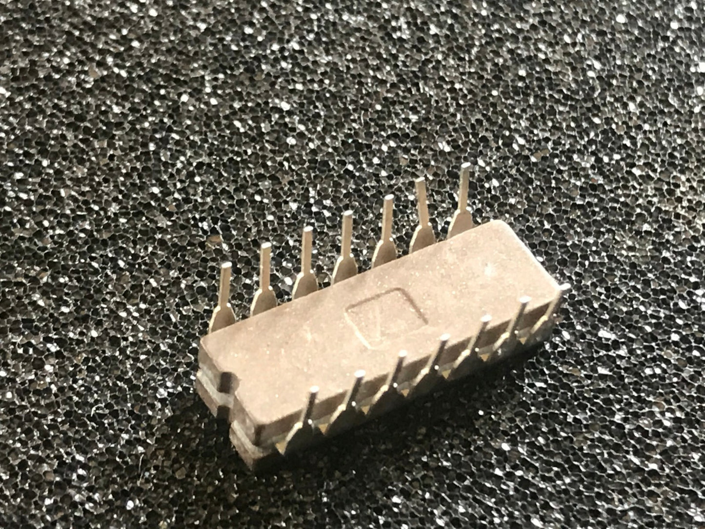 MC1225L MOTOROLA IC CHIP 16 PIN CERAMIC DIL UK STOCK (x1) fd7d104