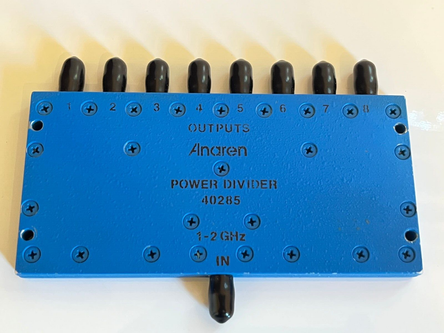 ANAREN 40285 SMA 8 WAY RF 25W POWER DIVIDER 1000MHz - 2000MHz AD2N26
