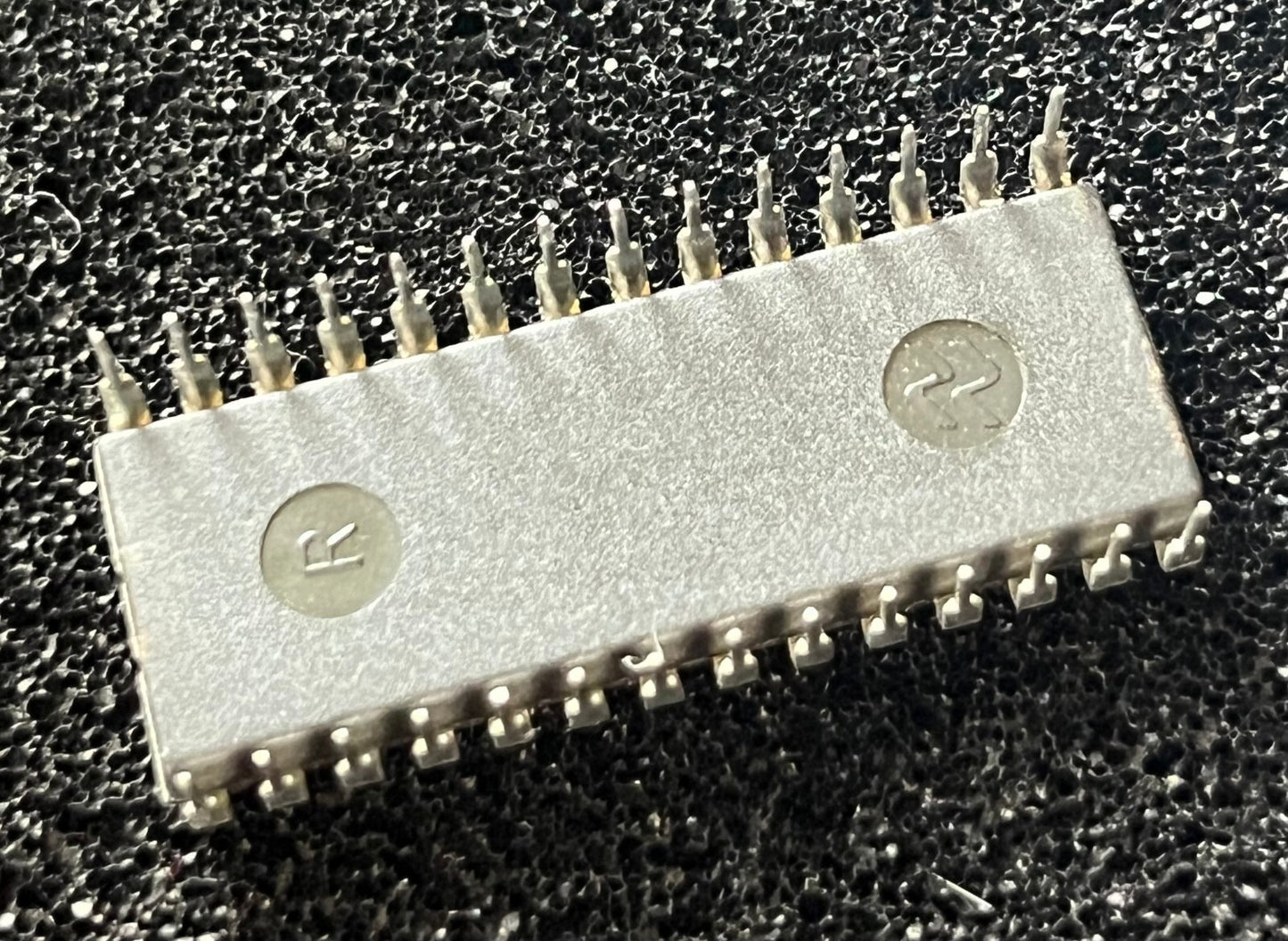 INS/DP8238N NSC SYSTEM CONTROLLER / BUS DRIVER CHIP UK STOCK x1 fcb20.34