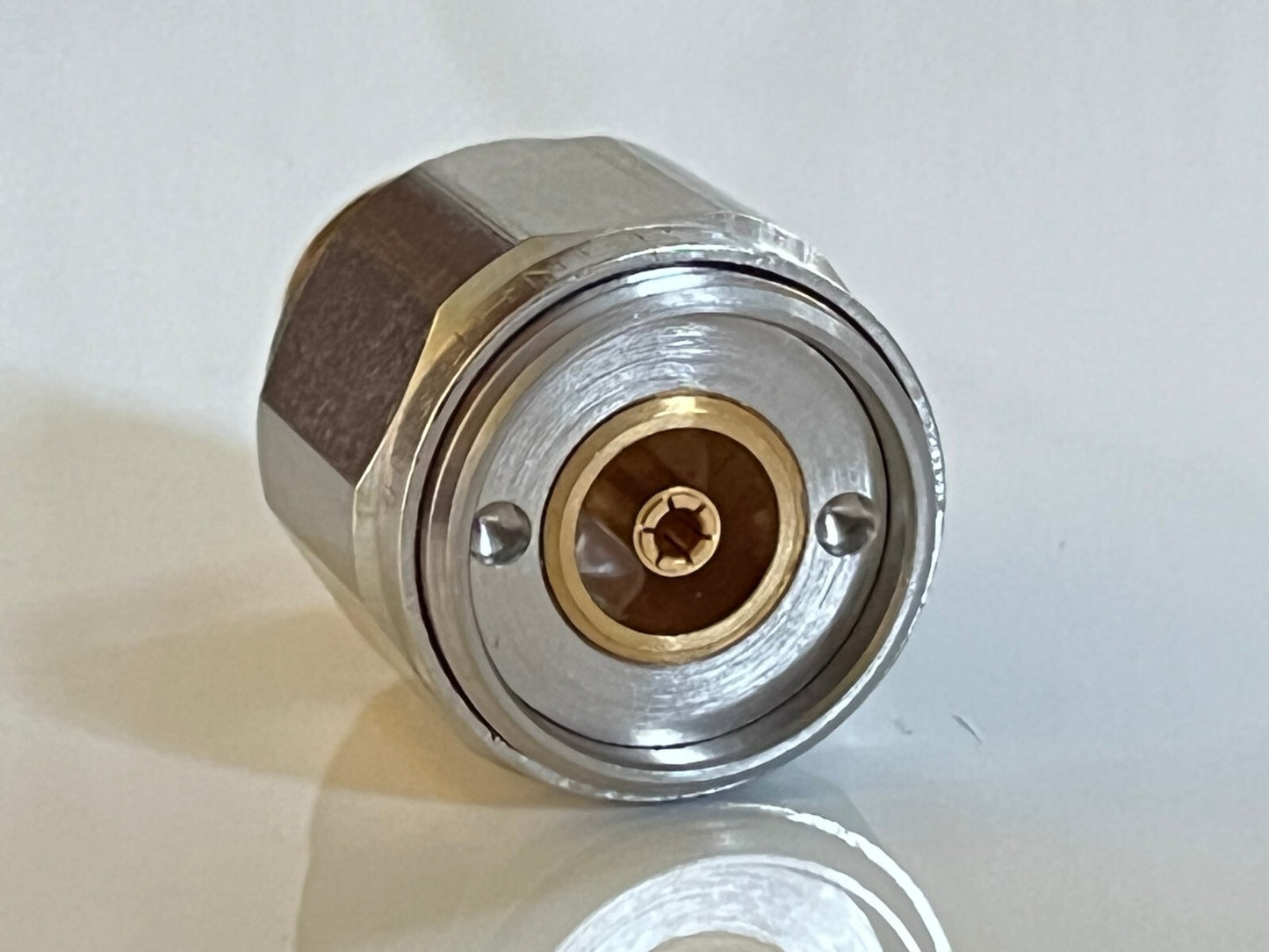 SUHNER PREMIUM APC-7 TO SMA FEMALE PRECISION RF COAXIAL ADAPTER FBA10A22