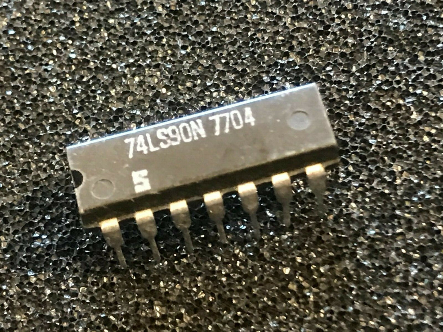 74LS90N ORIGINAL SIGNETICS DECADE COUNTER CHIP UK STOCK x1 ad1f21