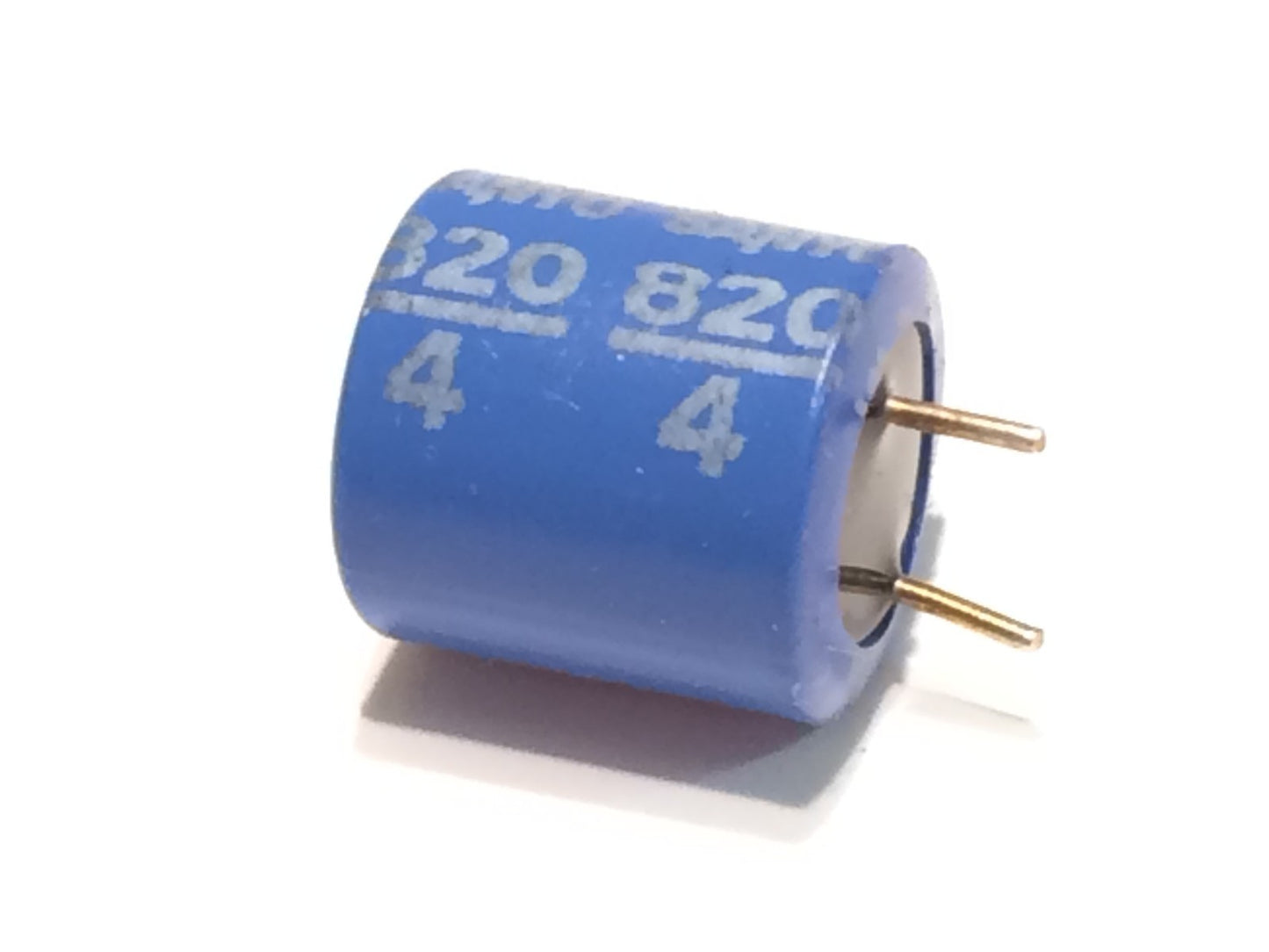 820UF 4V 105°C TEMPERATURE SANYO RADIAL ELECTROLYTIC CAPACITOR fd6g1