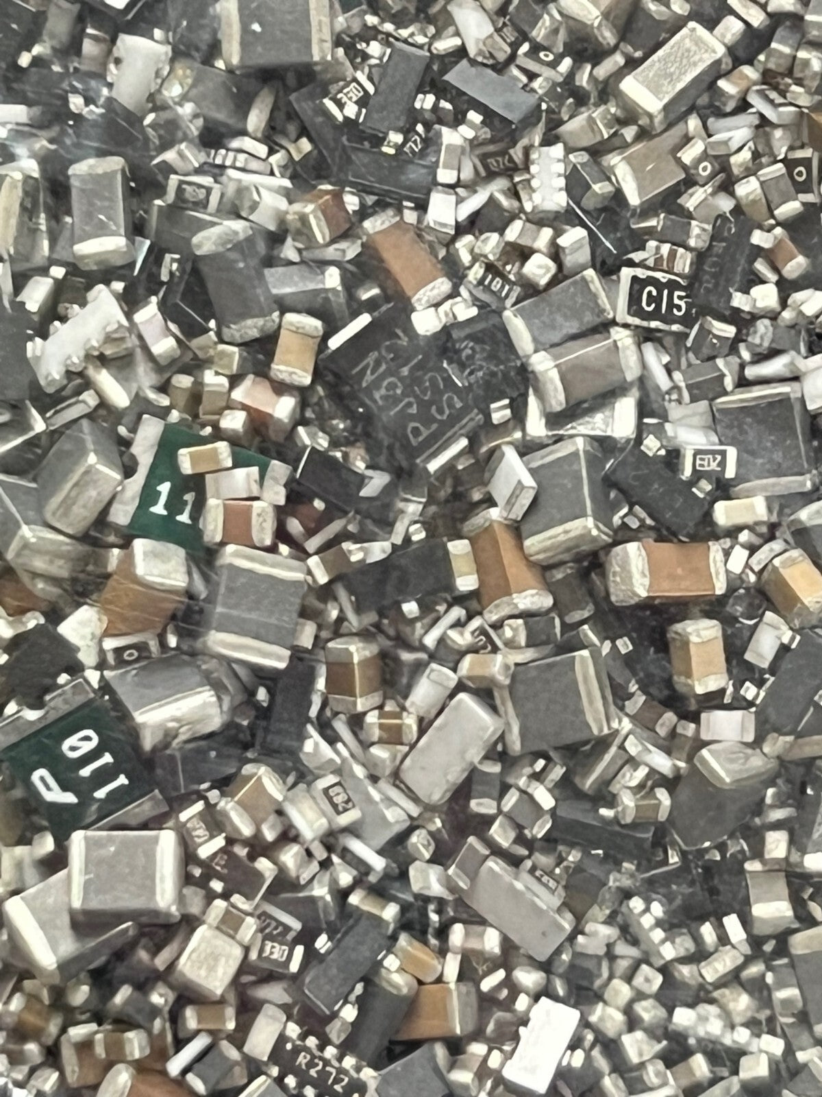BAG 75g OF CAPACITORS, SEMICONDUCTORS SCRAP PRECIOUS METAL RECLAIM fd2k23