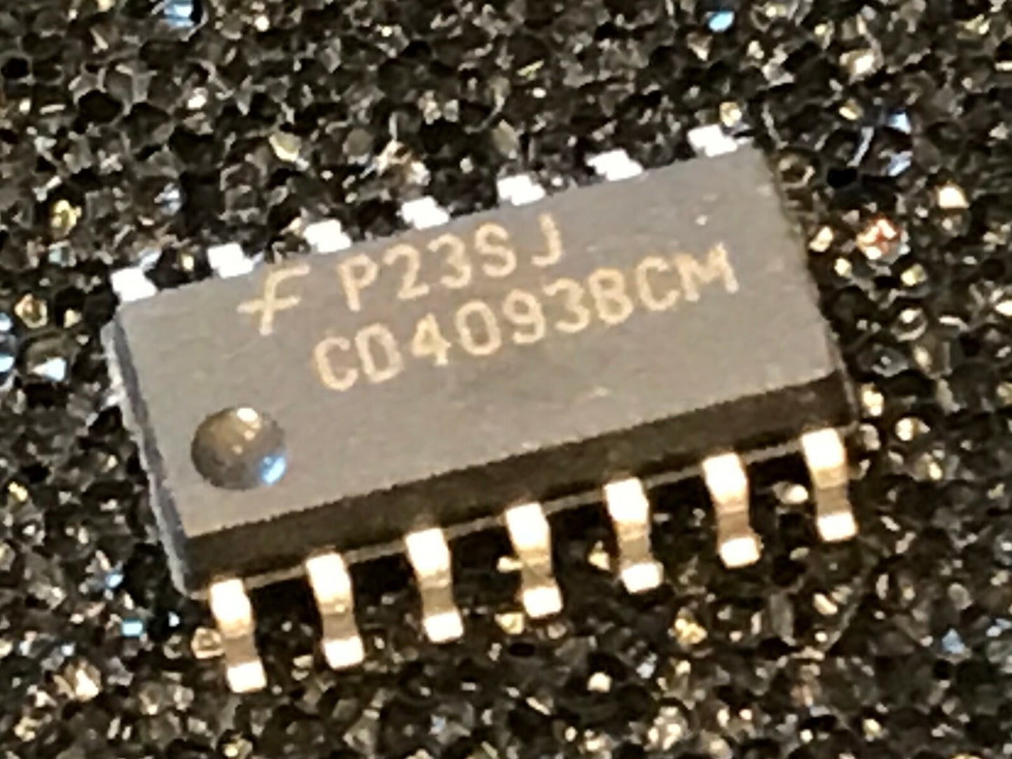CD4093BCM ORIGINAL FAIRCHILD 14 PIN SURFACE MOUNT CHIP SO14 UK STOCK x1 fcb27.52