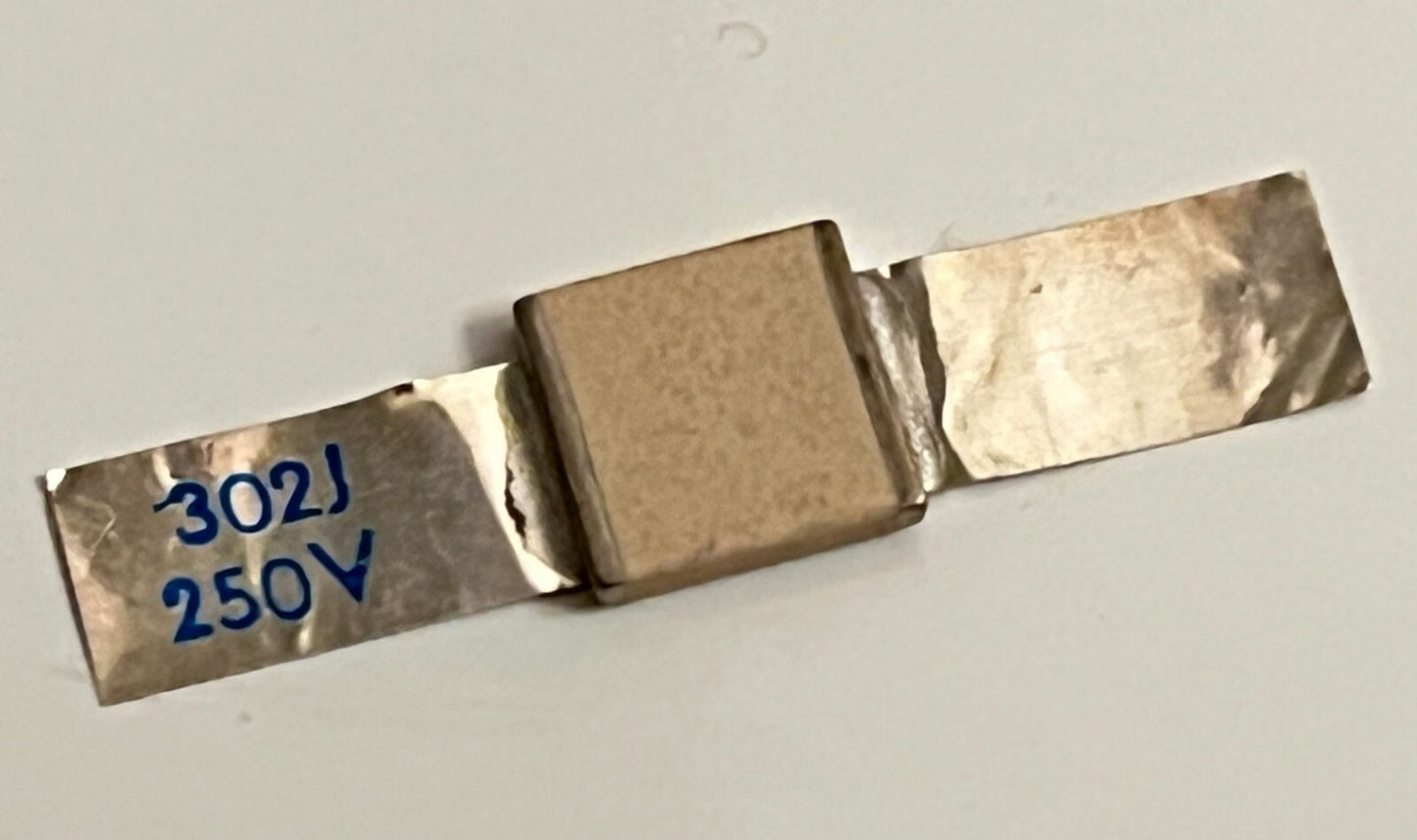 3000pF 250V 5% PORCELAIN WITH SILVER TAB RF POWER CAPACITOR fcb15.37