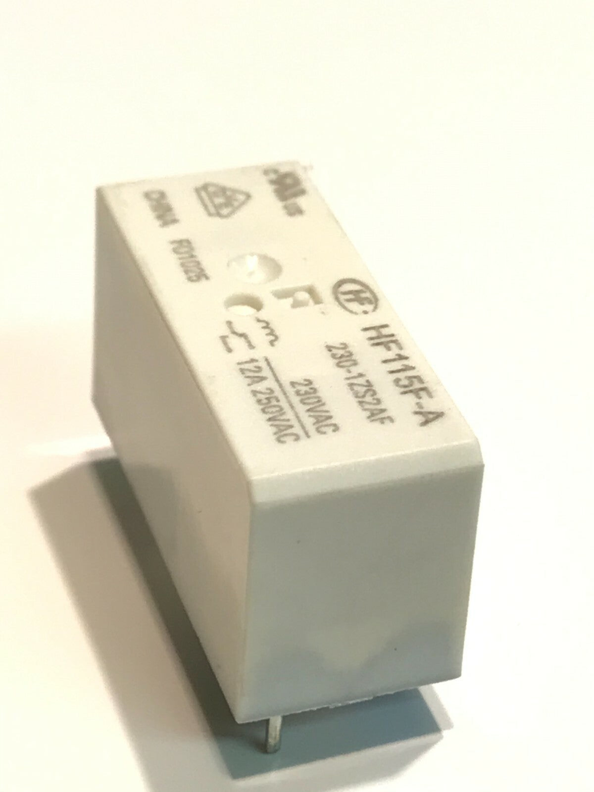 230V AC COIL MAINS COMPACT HIGH POWER RELAY WITH SPDT 12A CONTACTS blb158