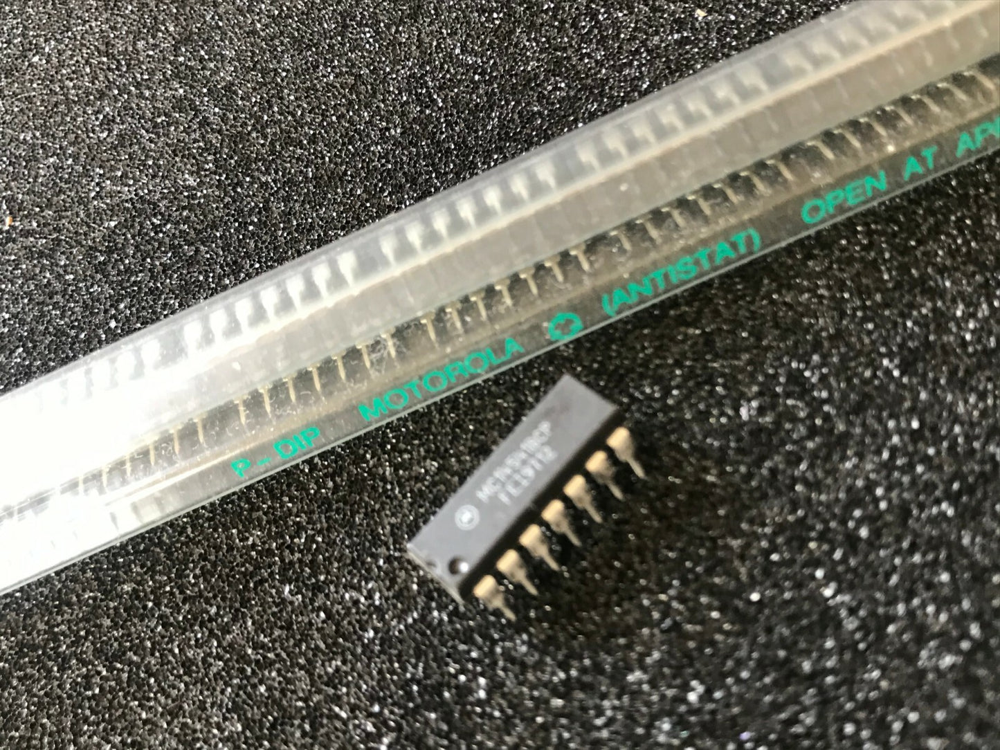 ORIGINAL MOTOROLA MC14541BCP 14 PIN DIL TIMER CHIP UK STOCK x1 fcb27.15