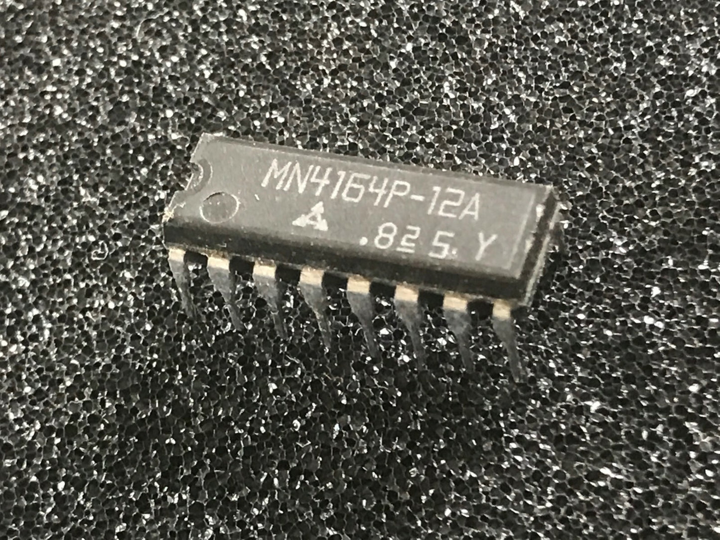 ORIGINAL MN4164P-12A MITSUBISHI DRAM CHIP UK STOCK x1 fcb16.5