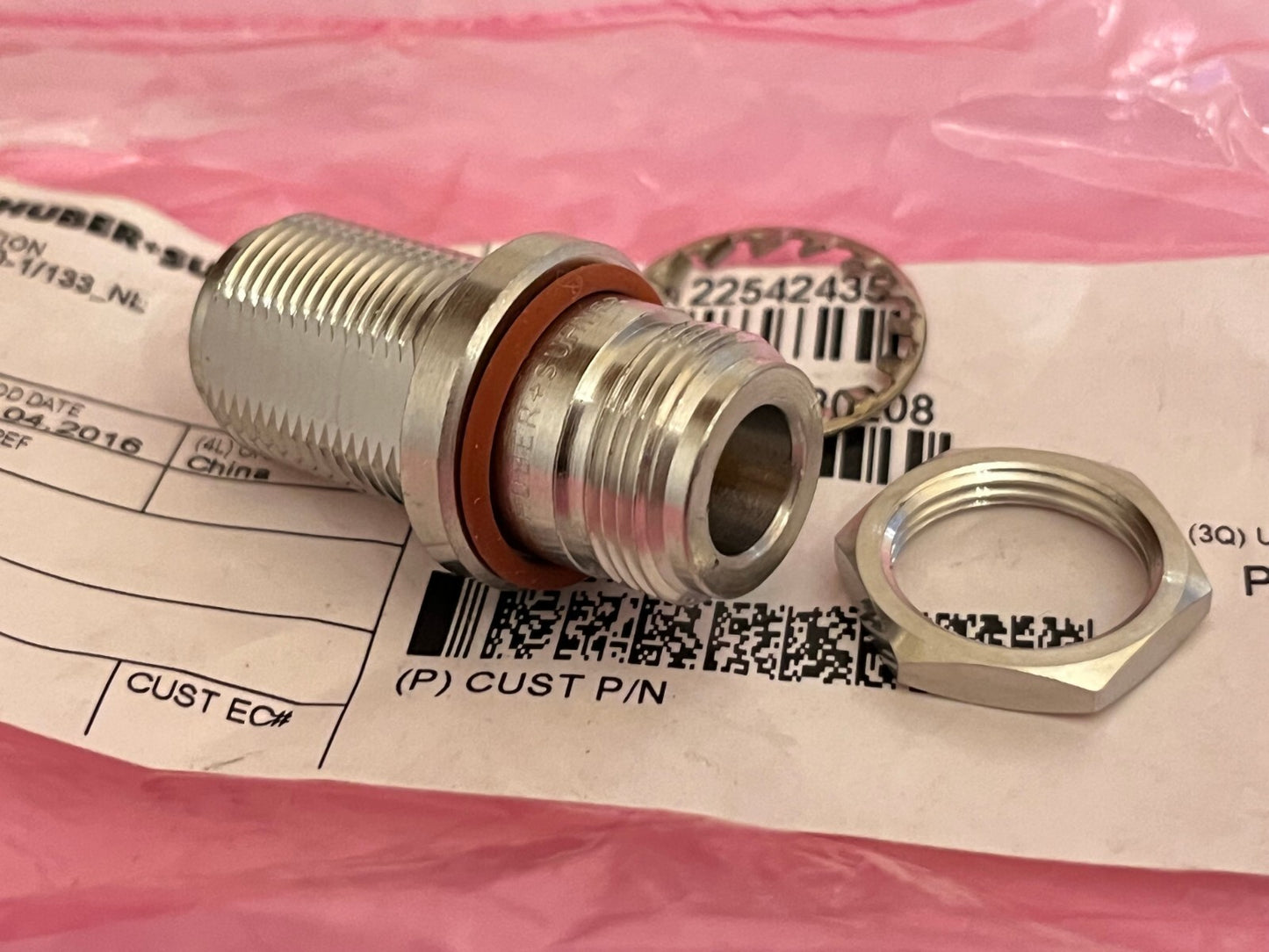 SUHNER N TYPE FEMALE TO N FEMALE BULKHEAD ADAPTER 34_N-50-0-1/133 AD2N23