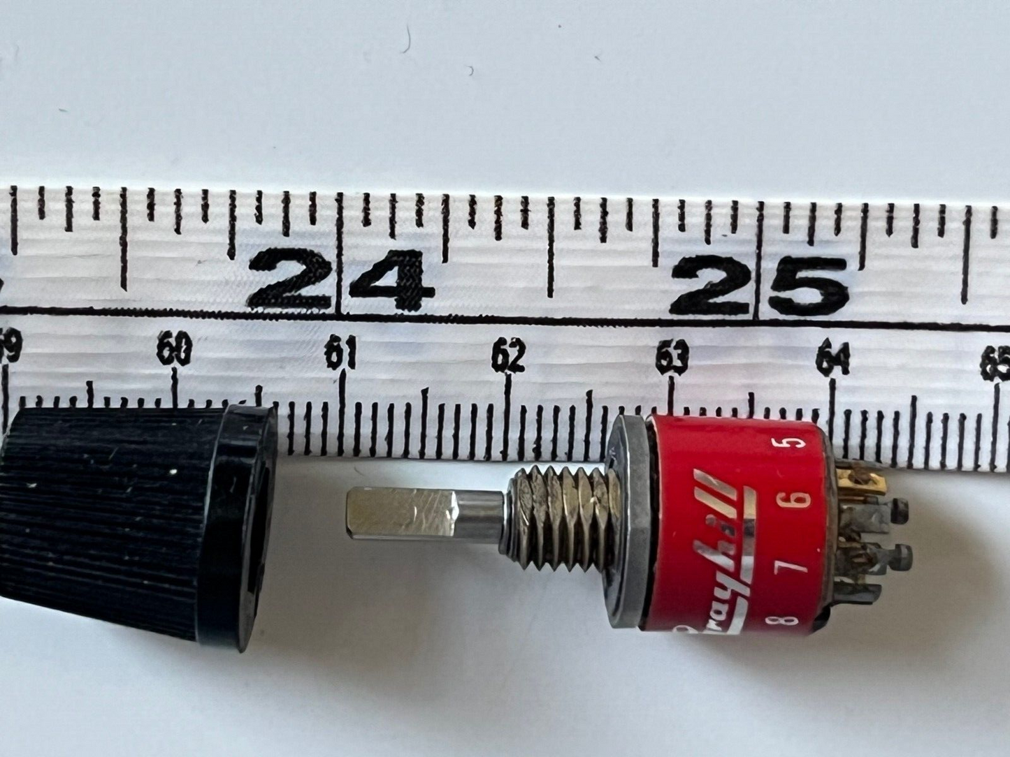 SMALL VINTAGE BULGIN KNOB FOR 3MM 1/8" SHAFT FIT GRAYHILL SWITCHES fcb20.8